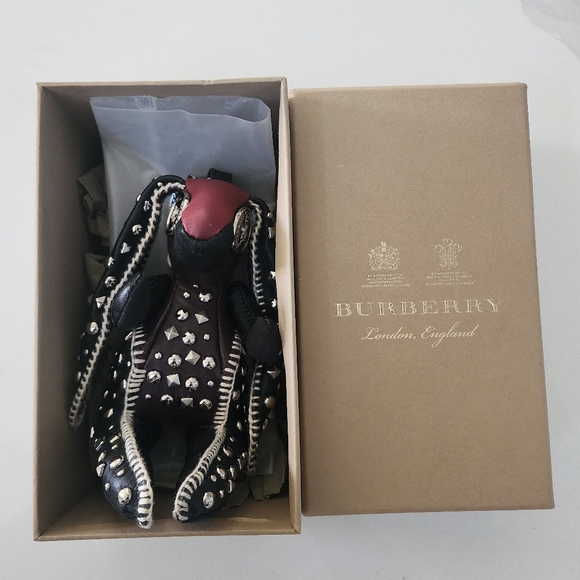 Auth Burberry Studded Rabbit Charm - Picture 3 of 10
